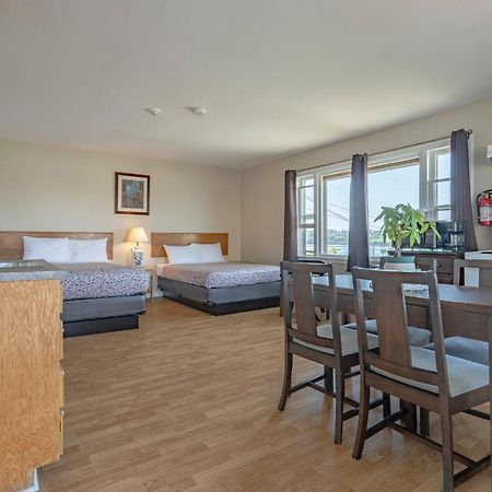 Novastar Motel On The Lake Yarmouth Esterno foto