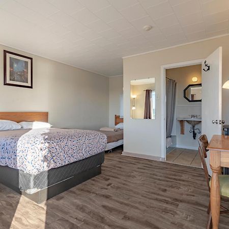 Novastar Motel On The Lake Yarmouth Esterno foto
