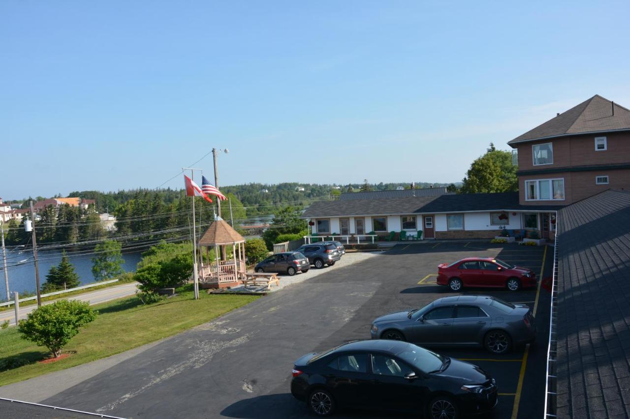 Novastar Motel On The Lake Yarmouth Esterno foto