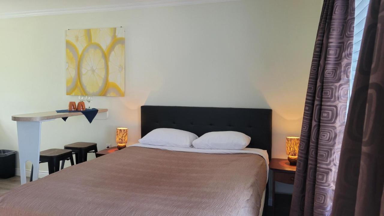 Novastar Motel On The Lake Yarmouth Esterno foto