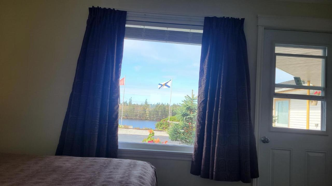 Novastar Motel On The Lake Yarmouth Esterno foto