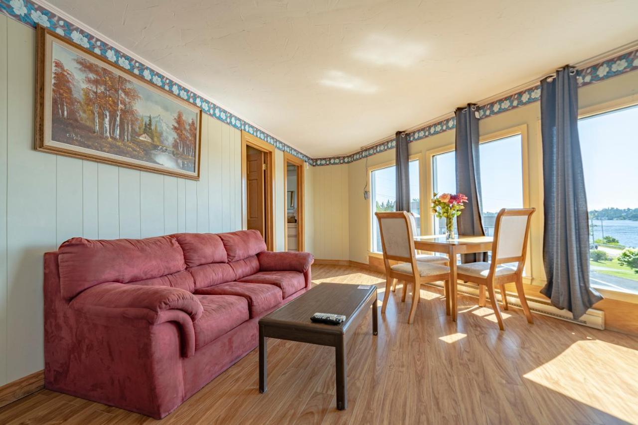 Novastar Motel On The Lake Yarmouth Esterno foto
