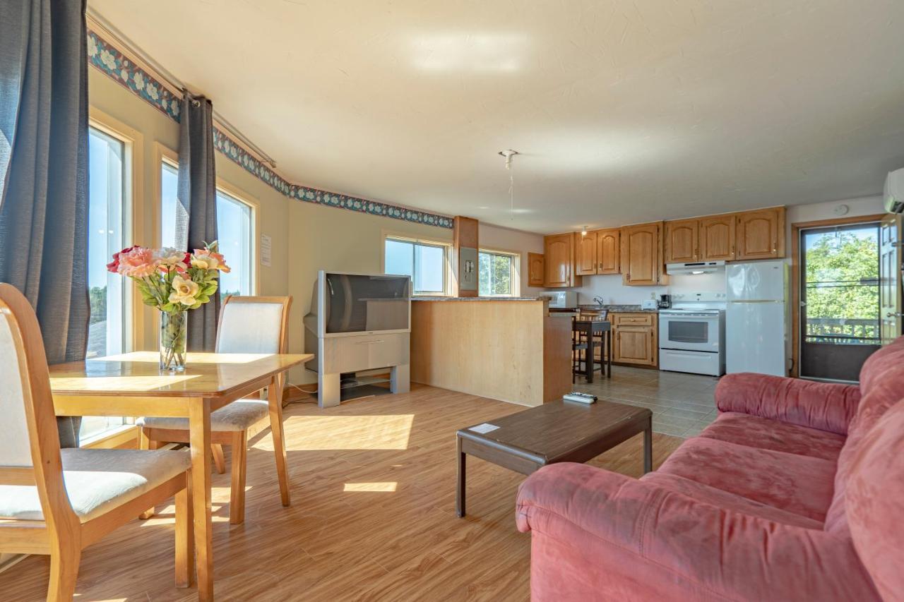 Novastar Motel On The Lake Yarmouth Esterno foto