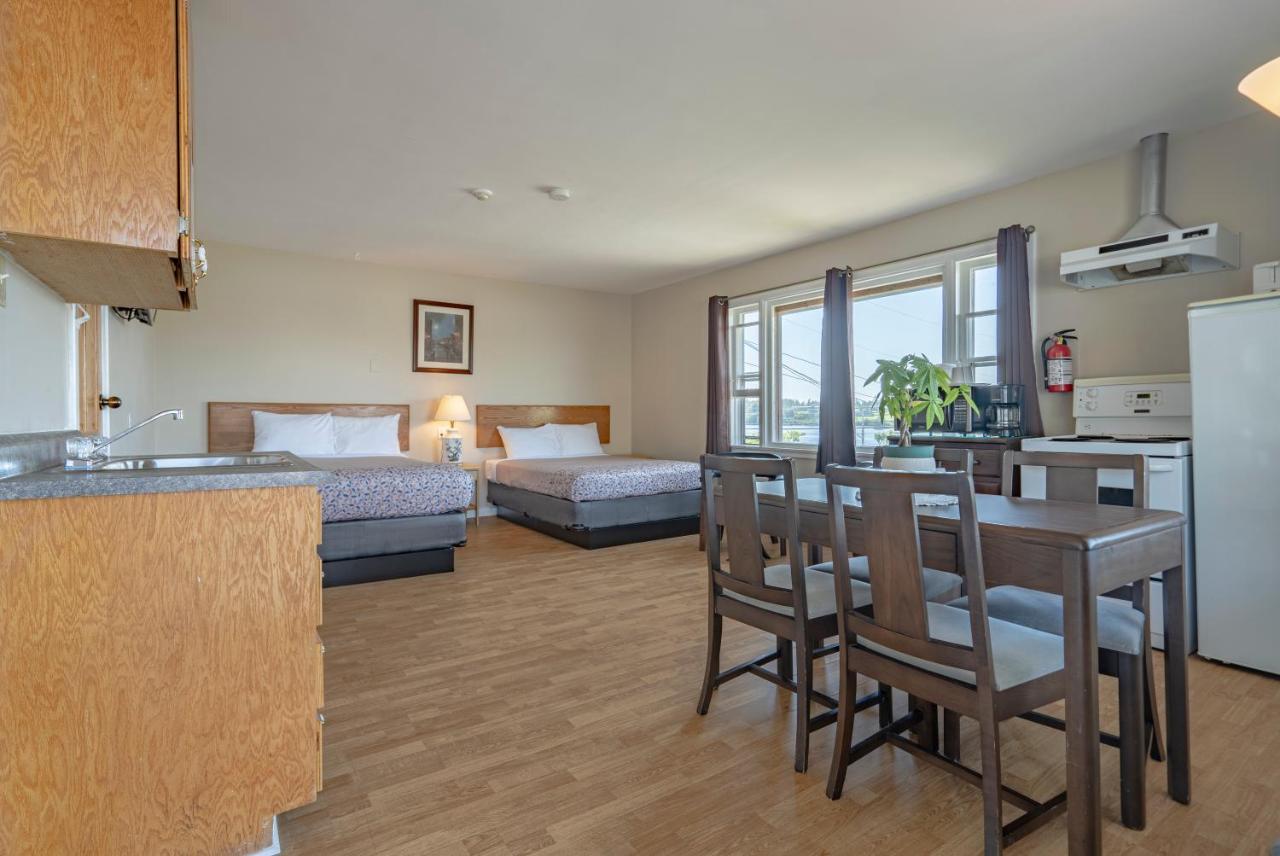 Novastar Motel On The Lake Yarmouth Esterno foto