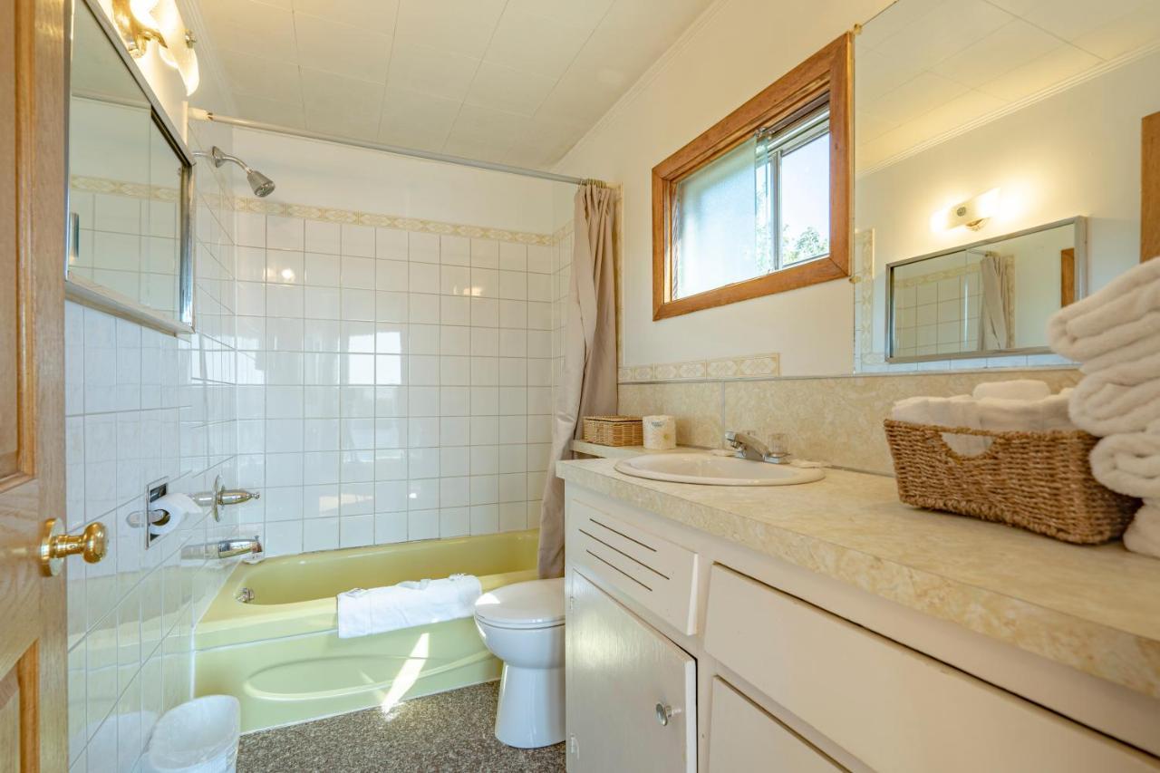 Novastar Motel On The Lake Yarmouth Esterno foto