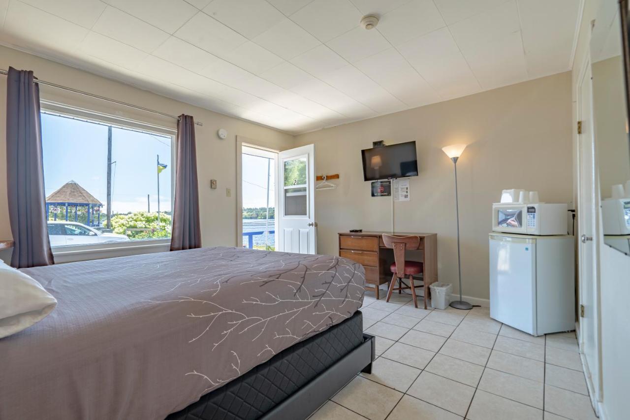 Novastar Motel On The Lake Yarmouth Esterno foto