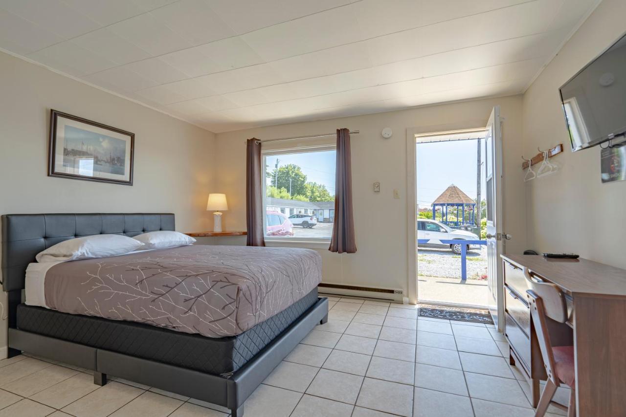 Novastar Motel On The Lake Yarmouth Esterno foto