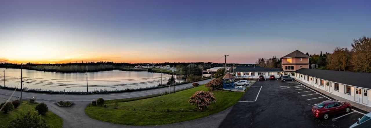 Novastar Motel On The Lake Yarmouth Esterno foto