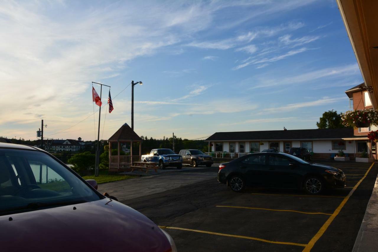 Novastar Motel On The Lake Yarmouth Esterno foto